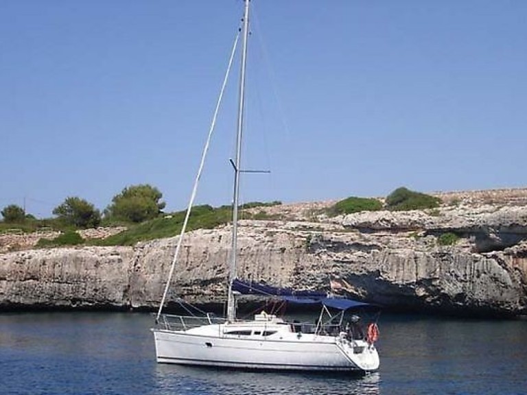 Jeanneau Sun Odyssey 32 in Vilanova de Arousa on SamBoat