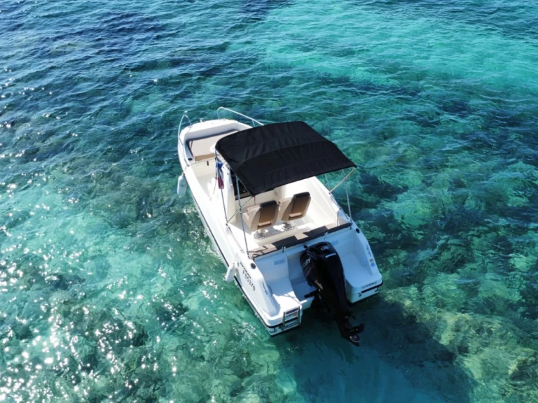 Motorboat for rent Mandelieu-la-Napoule at the best price