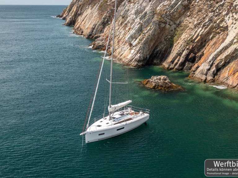 Boat rental Bénéteau Oceanis 37.1 in Biograd na Moru on Samboat