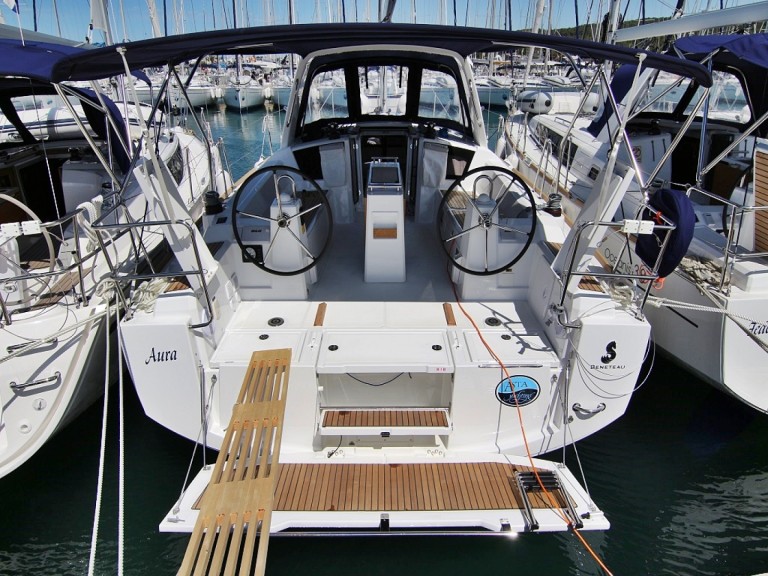 Rent a Bénéteau Oceanis 38.1 Sukošan