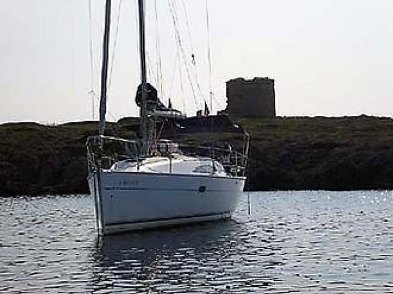 Boat rental Jeanneau Sun Odyssey 32 in Vilanova de Arousa on Samboat