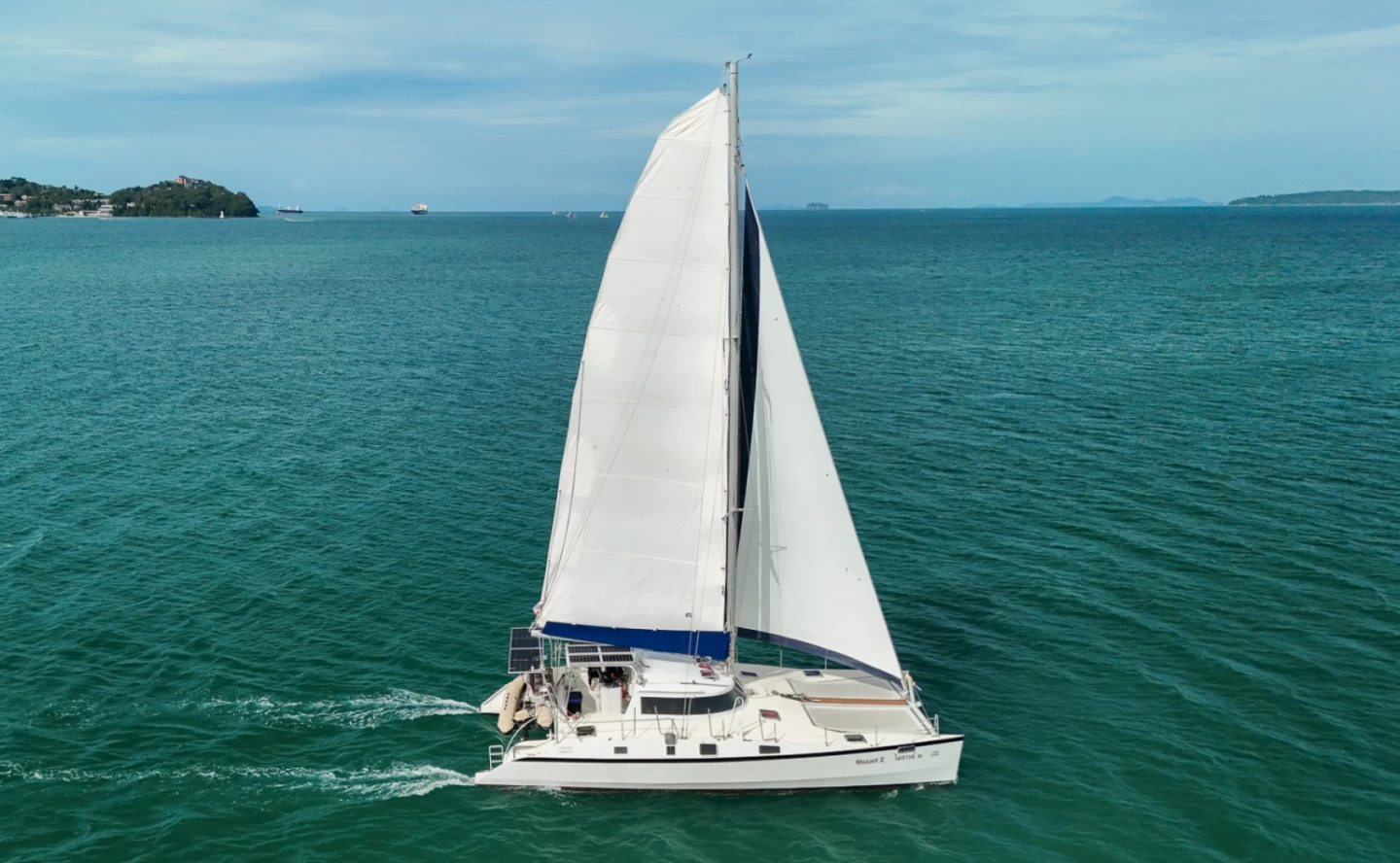 Mumby Sailing Catamaran 48ft exterior photo