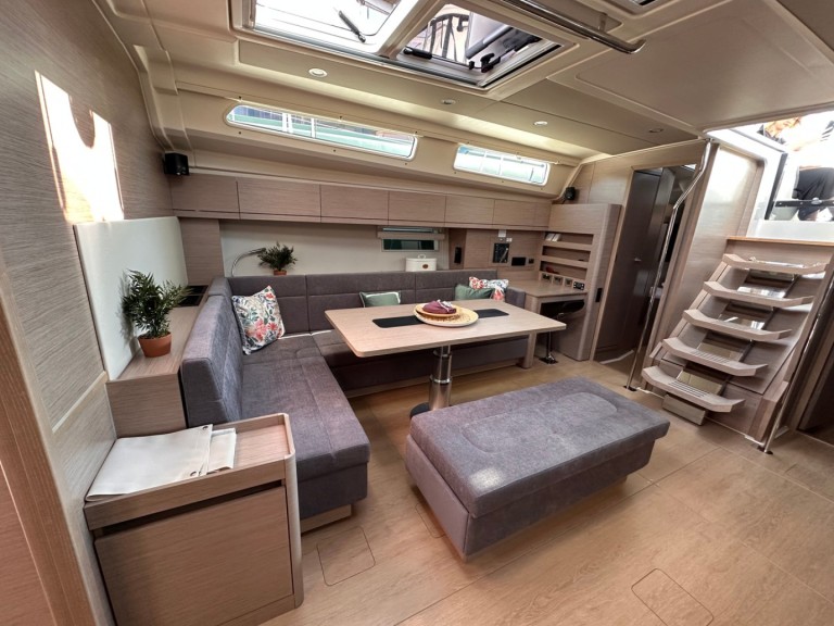 Bareboat Rental Sailboat Hanse with a boat licence