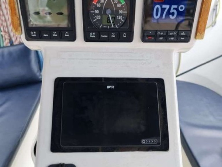 Boat rental Bénéteau Oceanis 323 Clipper in Mai Khao on Samboat