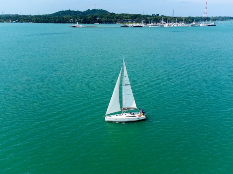 Sailboat for rent Mai Khao at the best price