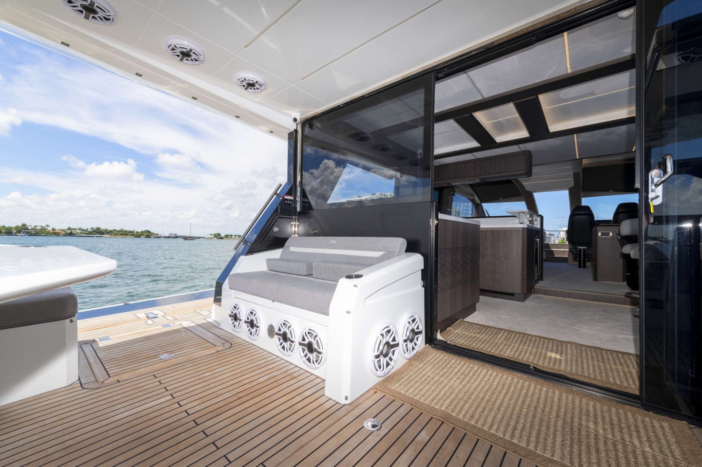 Rent a Luxury Yacht Galeon Crypto Life in Miami Beach (Crypto Life) |  SamBoat