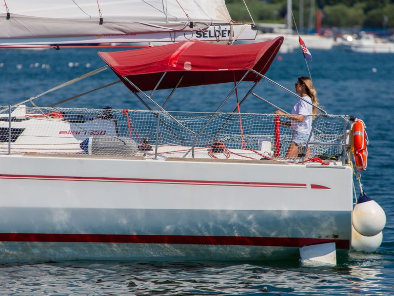 Rent a Elan Elan 350 Performance Punat