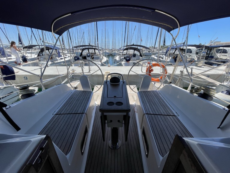 Bareboat Rental Sailboat Bavaria with a boat licence