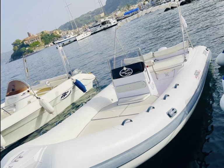 RIB rental in Les Issambres - Selva 600