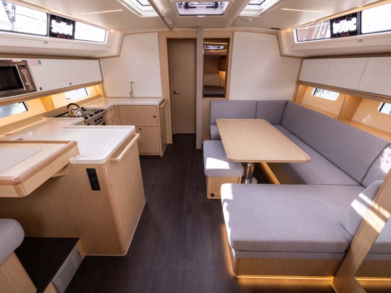 Sailboat for rent Palma de Mallorca at the best price