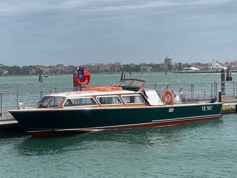 Yacht charter Venice cheap vizianello