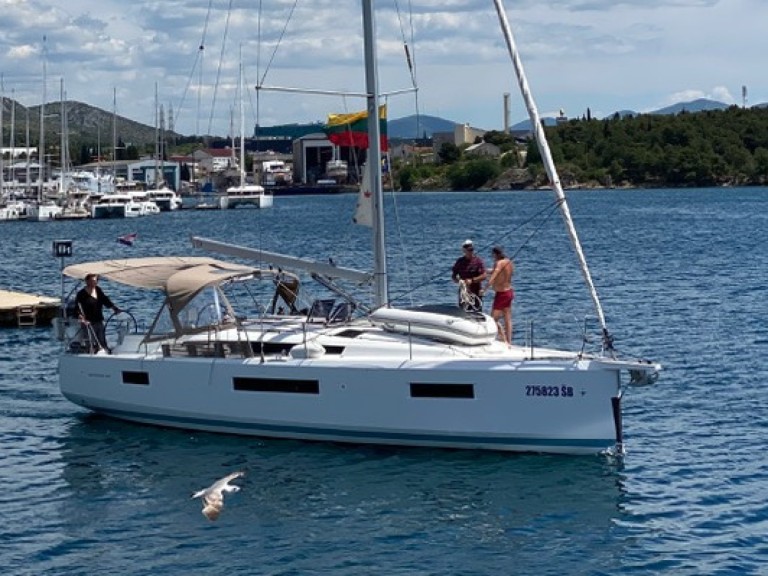 Sailboat rental with or without captain Jeanneau Šibenik