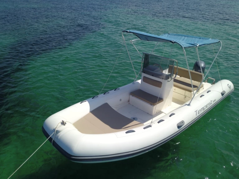 Capelli Tempest 530 in Six-Fours-les-Plages on SamBoat