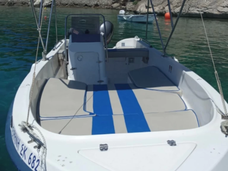 Boat rental Poseidon 550 in Palaiokastrítsa on Samboat