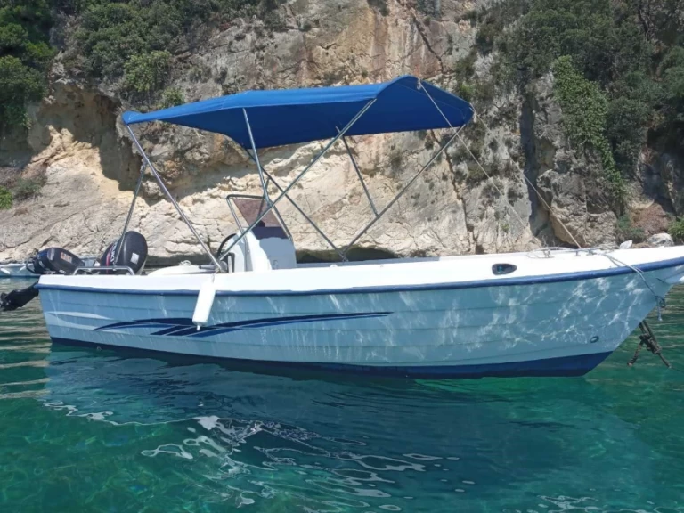 Motorboat rental with or without captain Poseidon Palaiokastrítsa