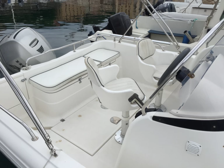 Motorboat for rent Portvendres at the best price