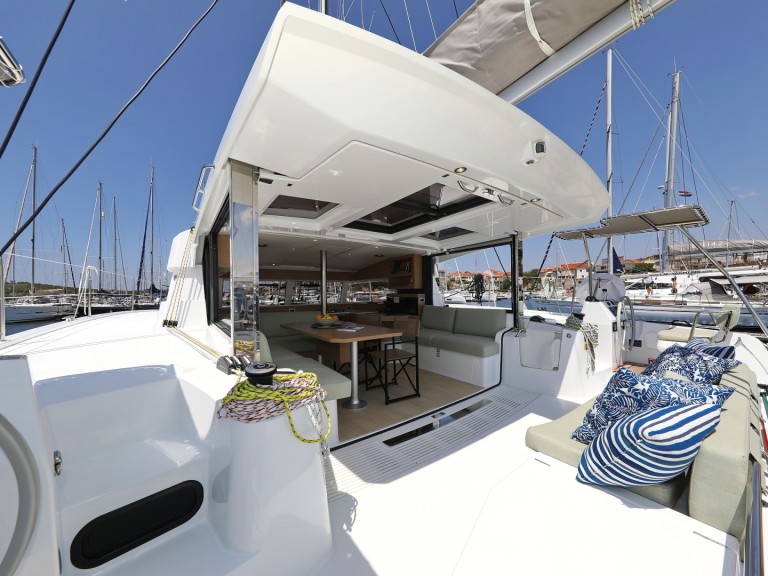 Catamaran for rent Šibenik at the best price