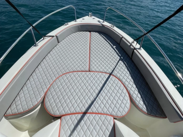 Motorboat for rent Annecy at the best price