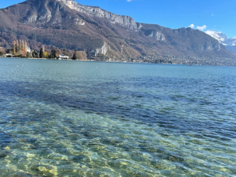 Motorboat rental with or without captain Allegra Boats Annecy
