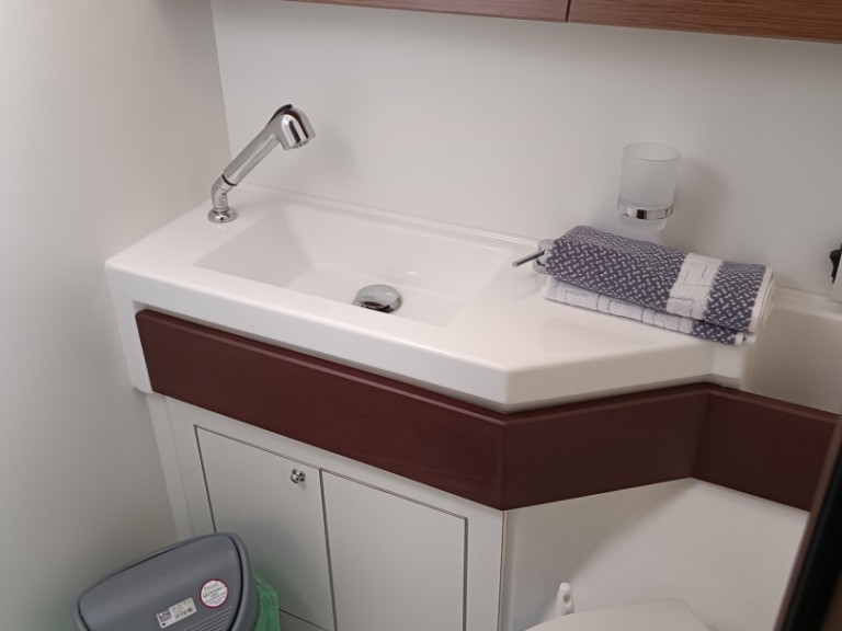 Yacht charter Lávrio cheap Oceanis 46.1