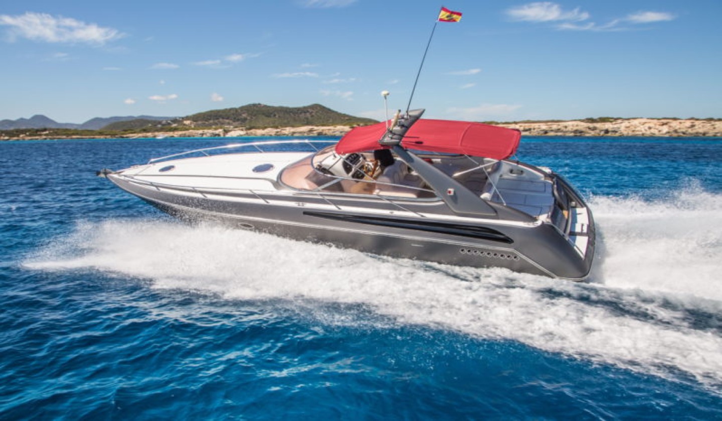 Rent a Motorboat Sunseeker Tomahawk 41 in Gran Canaria | SamBoat