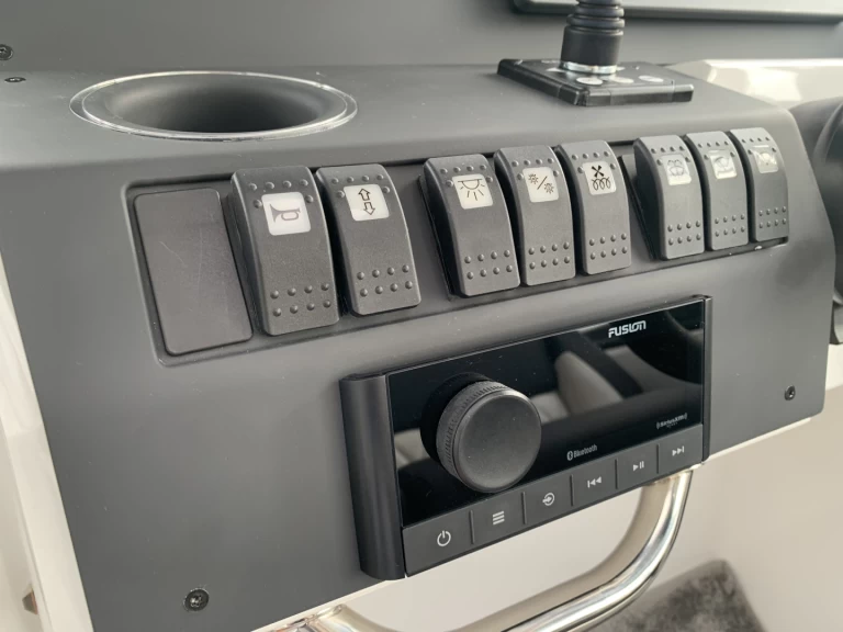 Grandezza Grandezza 28 OC charter bareboat or captained in  Trogir