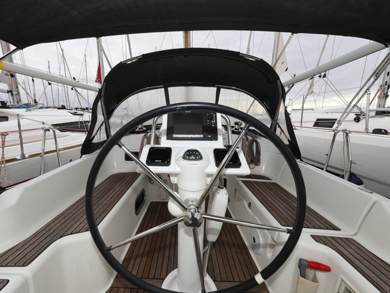 Bareboat Rental Sailboat Bénéteau with a boat licence