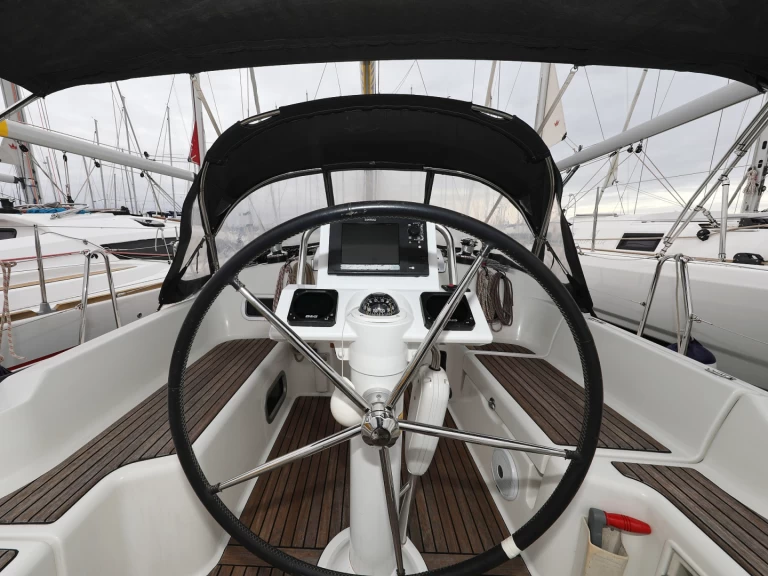 Bareboat Rental Sailboat Bénéteau with a boat licence