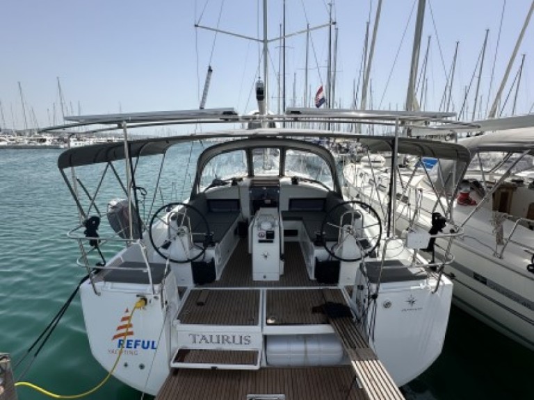 Boat rental Jeanneau Sun Odyssey 440 in Sukošan on Samboat