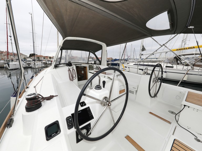 Sailboat rental in Biograd na Moru - Bénéteau Oceanis 38