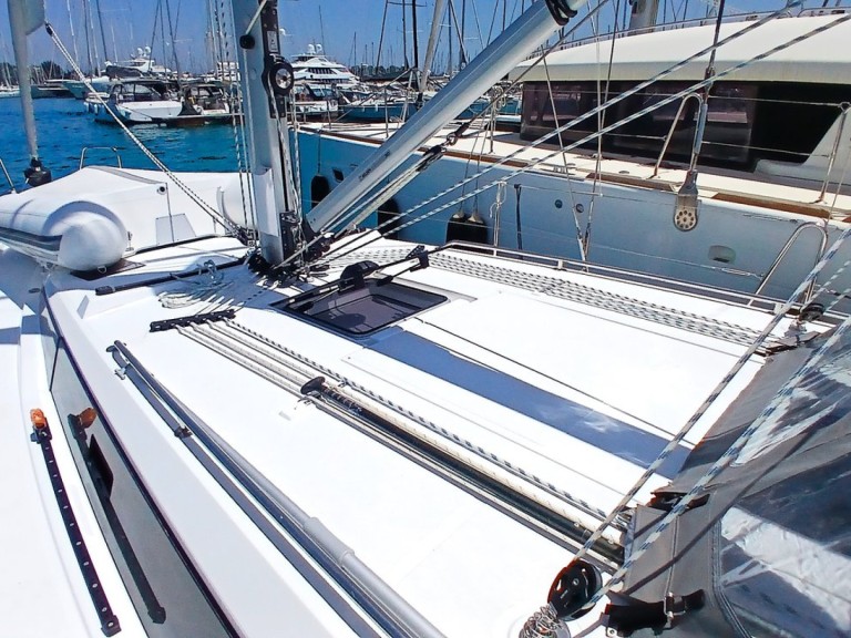 Sailboat rental in Lefkáda - Bavaria Bavaria C38