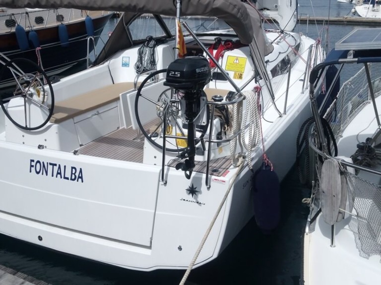 Rent a Jeanneau Sun Odyssey 380 Palamós