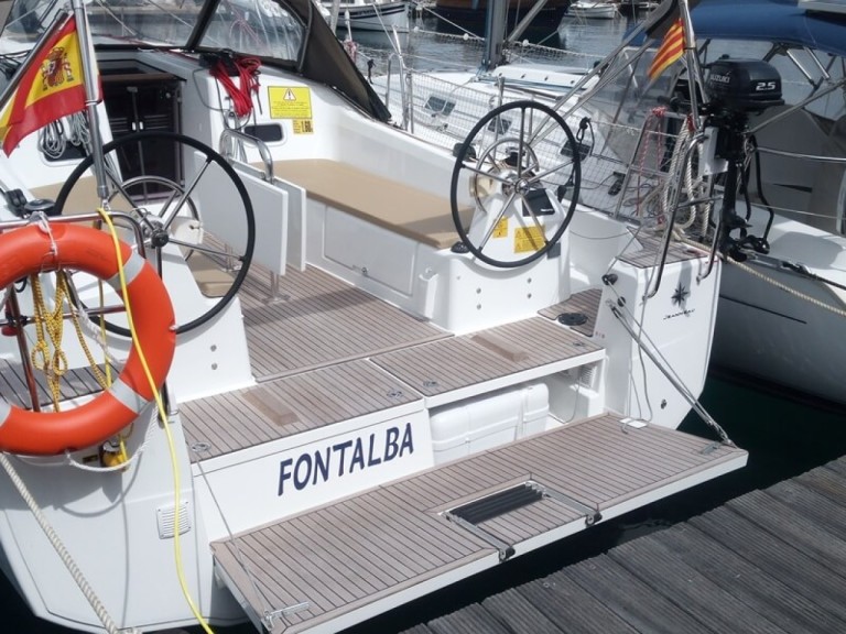 Jeanneau Sun Odyssey 380 in Palamós on SamBoat
