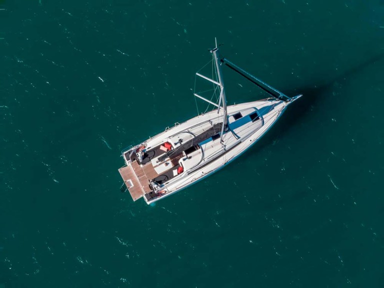 Boat rental Jeanneau Sun Odyssey 380 in Palamós on Samboat