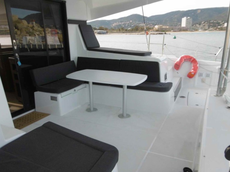 Yacht charter Bormes-les-Mimosas cheap Lagoon 42