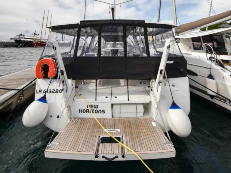 Boat rental Jeanneau Sun Loft 47 in Zadar on Samboat