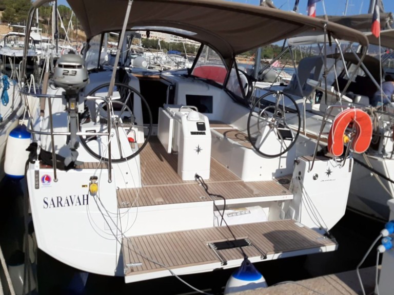 Jeanneau Sun Odyssey 410 in Bormes-les-Mimosas on SamBoat