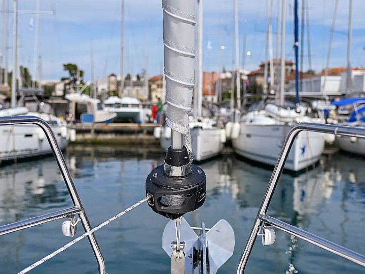 Boat rental Bavaria Bavaria C42 in Zadar on Samboat