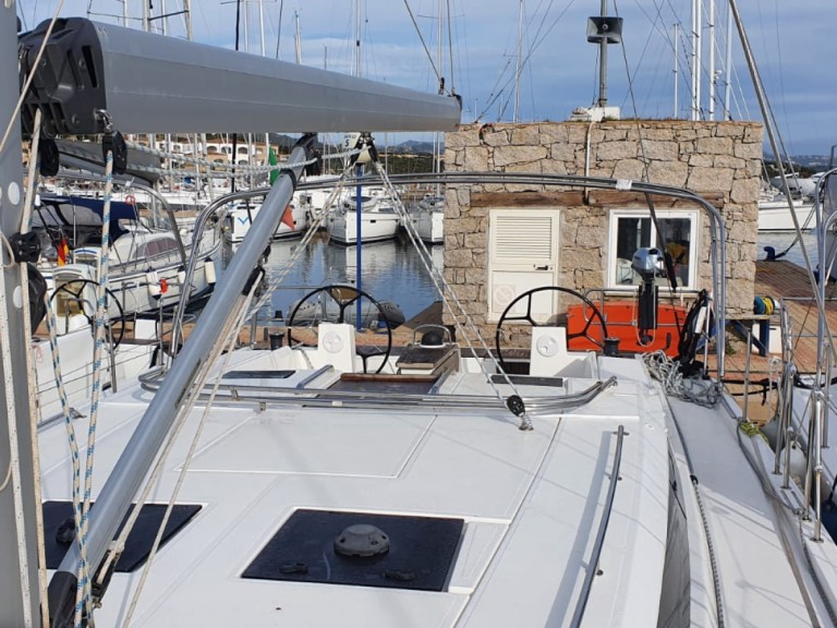 Bareboat Rental Sailboat Bavaria with a boat licence