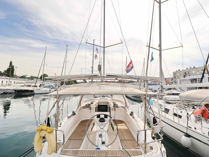 Bareboat Rental Sailboat Bavaria with a boat licence