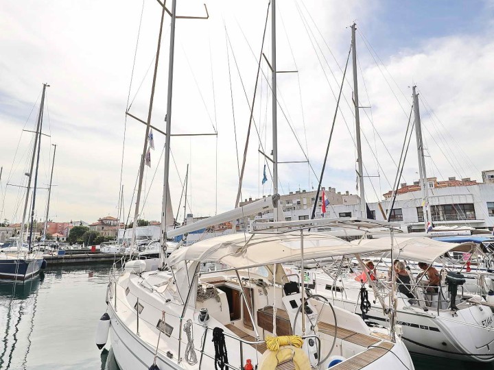 Sailboat for rent Zadar at the best price
