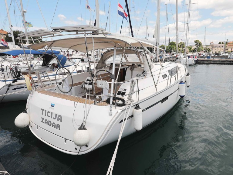 Yacht charter Zadar cheap Cruiser 46