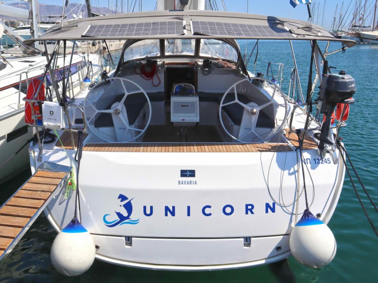 Boat rental Bavaria Cruiser 46 in Alimos on Samboat