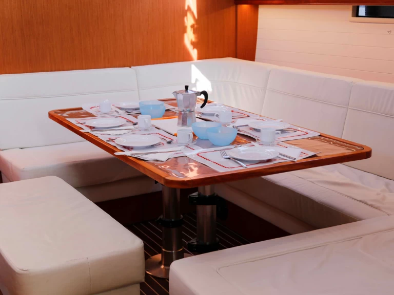 Sailboat for rent Portisco at the best price