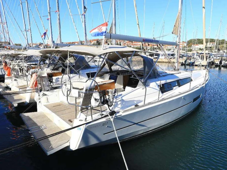 Sailboat rental with or without captain Dufour Pula