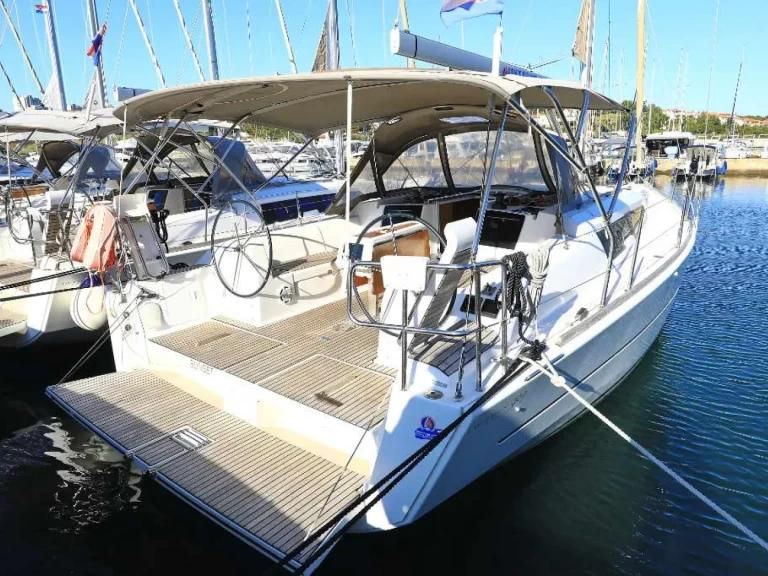 Sailboat for rent Pula at the best price