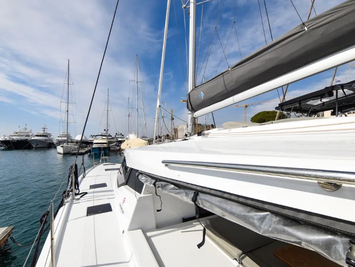Yacht charter Zadar cheap Astrea 42