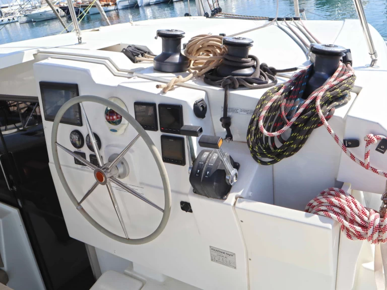 Boat rental Fountaine Pajot Lucia 40 in Lefkáda on Samboat