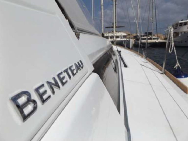 Boat rental Bénéteau Oceanis 48 in Kalkara on Samboat