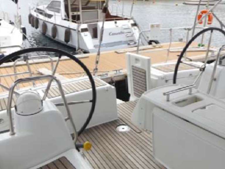 Rent a Bénéteau Oceanis 50 Kalkara